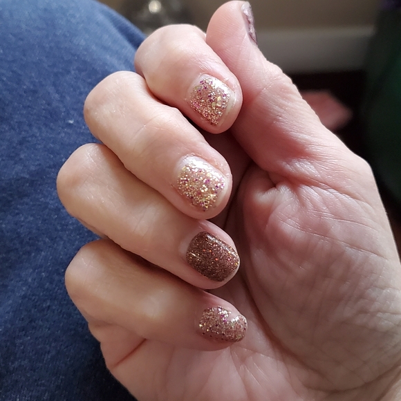 Dry, Dripless Nail Wraps #affordable #diynails #drynailpolish #nailwraps - Picture 9 of 15